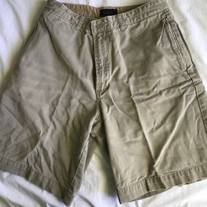 Express khaki shorts sz 33